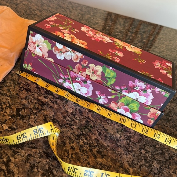 Gucci Floral Box with Dust Bags EUC - Picture 13 of 15